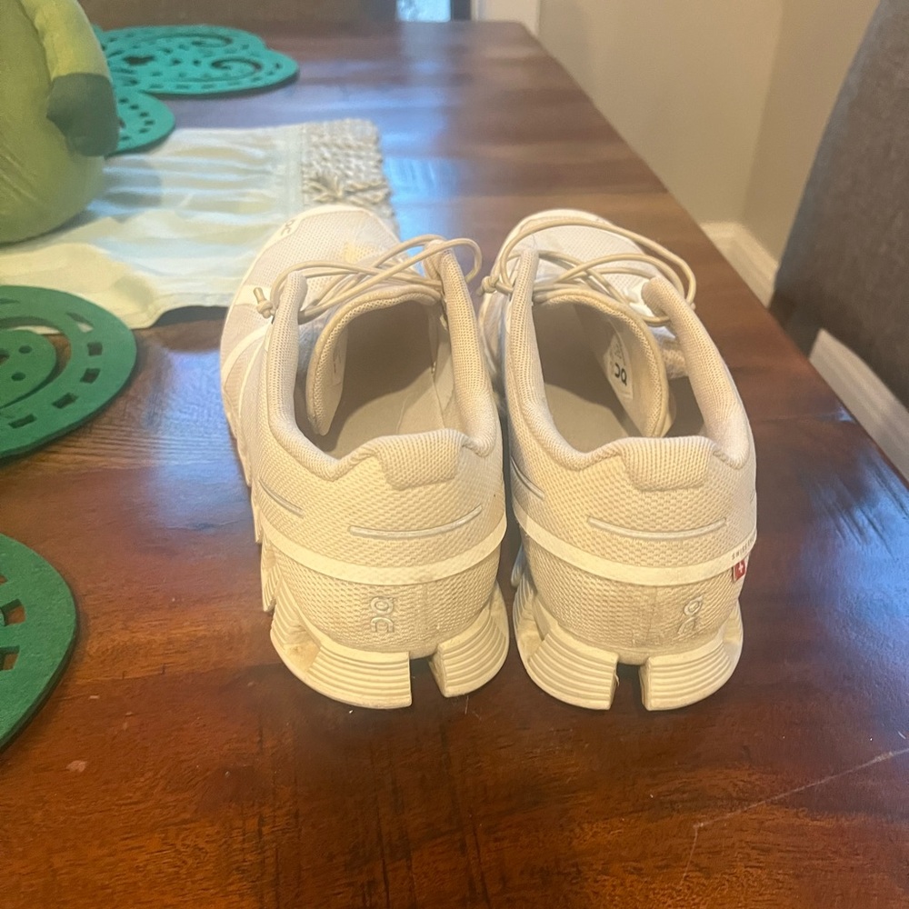On Running Women's Sneakers - White and Gray - Picture 8 of 8